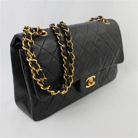 borsa chanel nera classica media|Chanel Timeless Classic Media Nera Oro For Sale at 1stDibs.